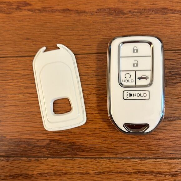 Honda CRV or Odyssey key fob accessories and keychains (AUTO) - Picture 3 of 7